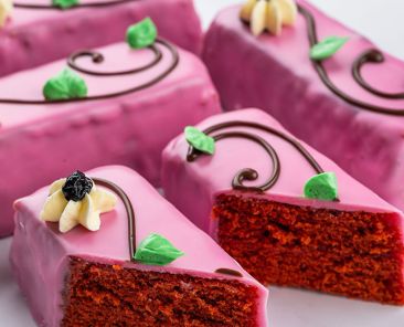 f2m-bbi-04-24-cakes-pink cake