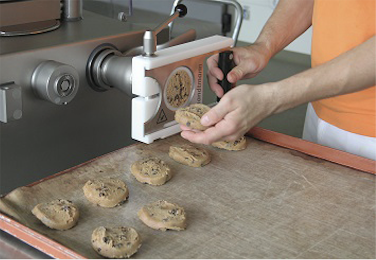 f2m-bbi-20-03-production-cookieherstellung