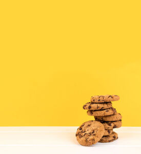 f2m-bbi-20-03-production-american cookies with copy space and yellow background