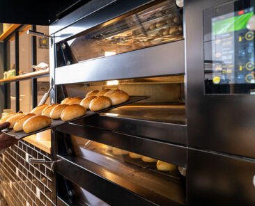 f2m-bbi-23-03-in store ovens-MIWE eco-Mode_Top Deck_Live at Bakery Exner