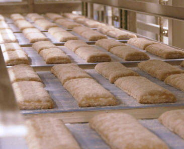 f2m-bbi-23-04-bakeries-Step proofer_bread