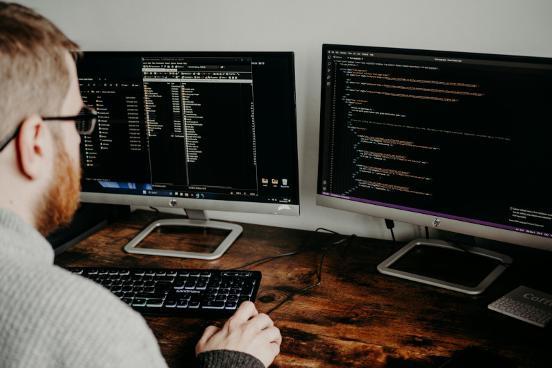 f2m coding software concept pexels