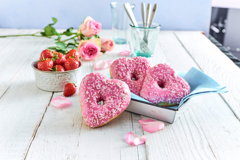 Bake Shop - Heart Shaped Donuts - Save-On-Foods