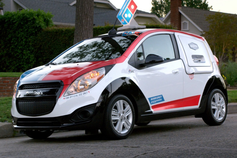 f2m_dominos_pizza_car_web