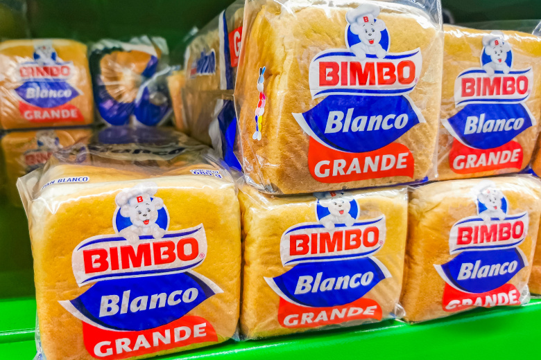 Bimbo white toast bread Blanco Mediano packaging supermarket in Mexico.