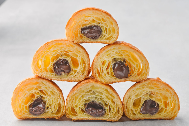 f2m_web_ingredients_Dawn_Foods_fillings_delicream_filled croissants_web